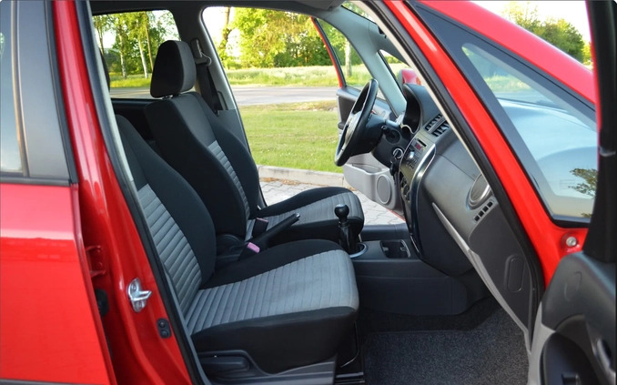 Suzuki SX4 cena 31900 przebieg: 93865, rok produkcji 2013 z Piastów małe 562